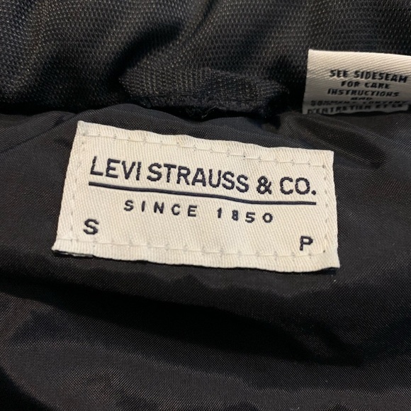 Levi Strauss & Co. Black Quilted Puffer Vest - Women's Size Small (S) - Picture 5 of 9